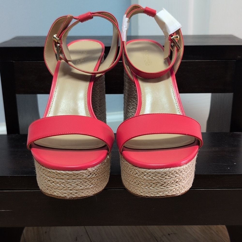 NIB Michael Kors Ashton Spiced Coral Ankle Strap Block Heel Platform Sandals 9M - Picture 2 of 7